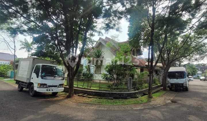 Hoek House Busy Location, Peaceful at Anggrek Loka BSD Hoek House Busy Location, Peaceful at Anggrek Loka BSD