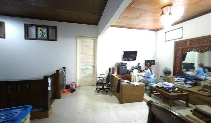 Dijual Gandeng Rumah dan Ruang Usaha di Kencana Loka Raya 2
