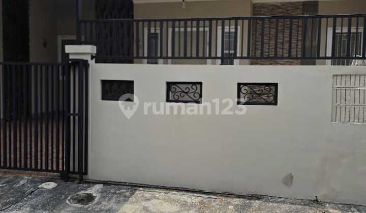 Dijual Rumah Lantai Granit, Kitchen Set BSD Sektor 1.2 Ext