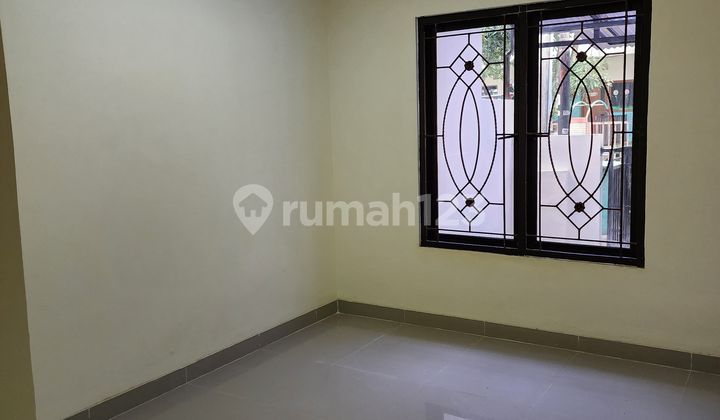Dijual Rumah Tidak Jauh dari Pintu Tol di Regency Melati Mas 2