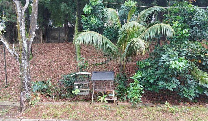 Dijual Rumah Ada Ruang Terbuka Belakang Rumah di Kencana Loka 2