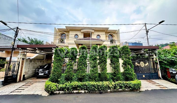 Dijual Rumah Mewah 3 Lantai di Pancoran Jakarta Selatan