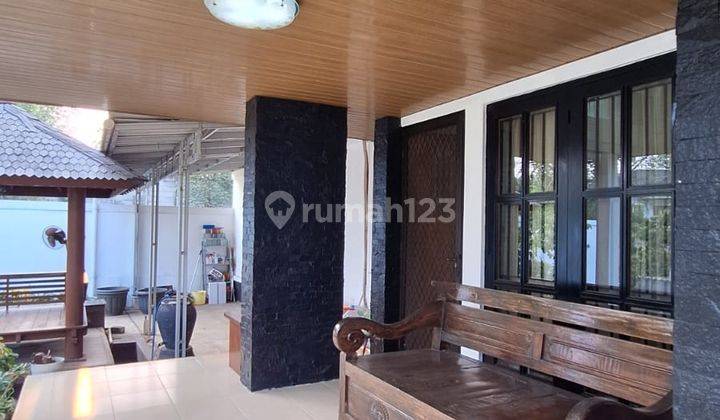 Dijual Rumah Hoek, Ada Gazebo, di Bintaro Menteng Utama 2