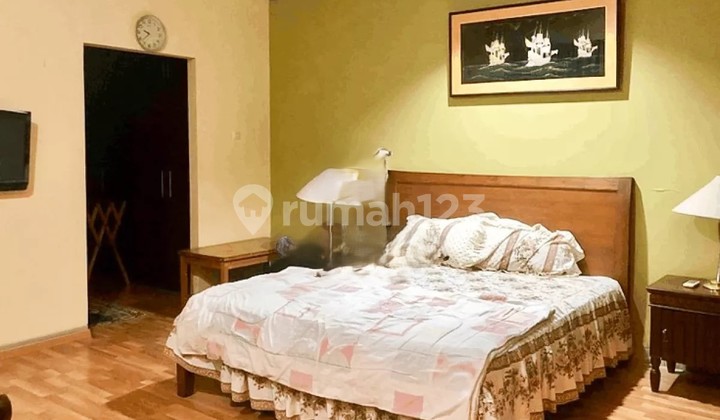 Rumah Lokasi Strategis dan Mewah di Senayan Bintaro Sektor 9 2