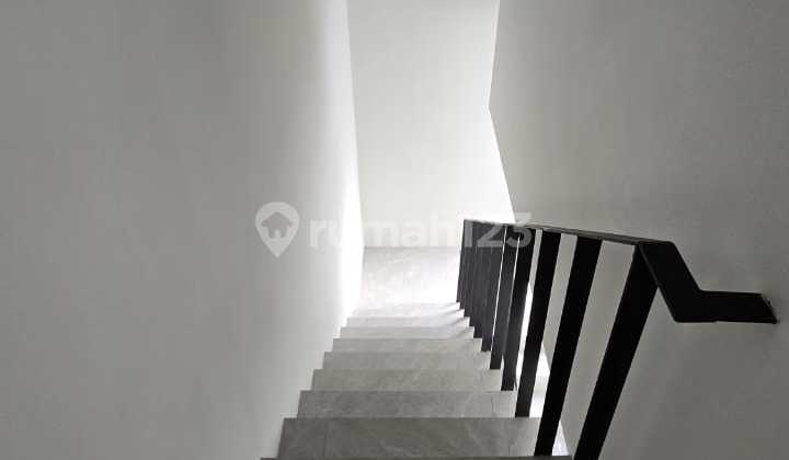 For Sale New 3-Story House in Greenwich Park Cluster Aether 2