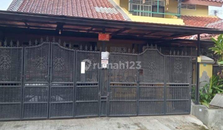 Dijual Rumah 2 Lantai, Ada Ac Dan Full Renovasi di Griya Loka 1