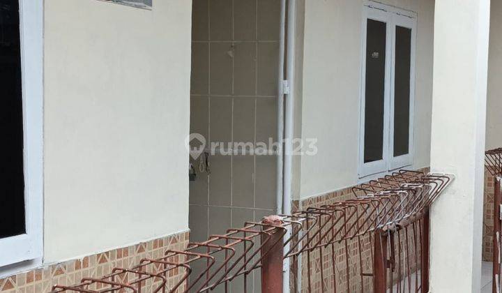 Dijual Rumah Kos 2 Lantai, Bebas Banjir 18 Kamar di Jatinegara 2