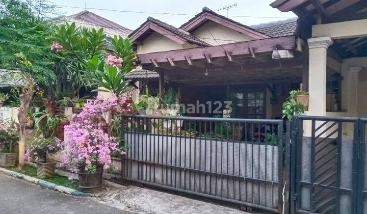 Rumah Asri Dan Nyaman Di Pusat Kota Bekasi 1