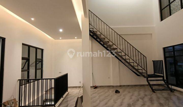 rumah 3 lantai baru dijual Full Furnished Palagan Area 2