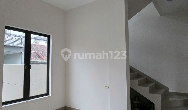 Dijual Rumah Citra Garden Baru 3 Lantai Hook 2