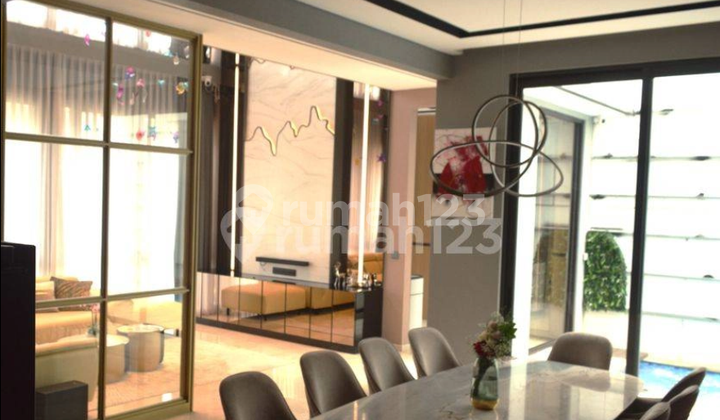 Dijual Rumah Mewah Banget Siap Huni Lakewood Navapark. Ylefb