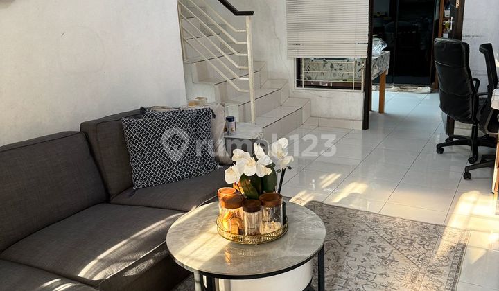 Dijual Rumah 2 Lantai Unfurnish Cendana Residen Pamulang. Rzlefb 2