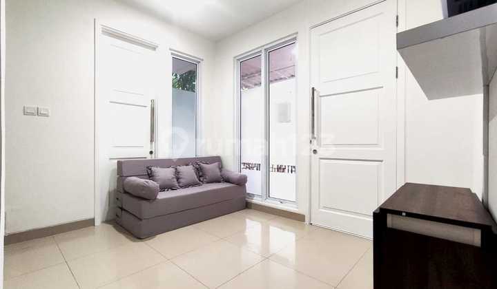 Dijual Rumah Minimalis 3 Lantai Hook Furnished di Omaha Village. Dnaefpro