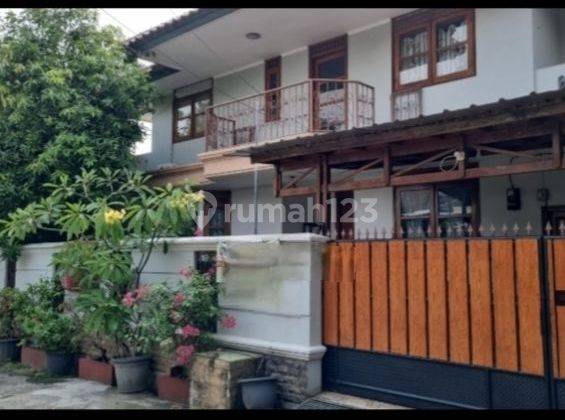 Rumah Lantai 2 Bagus Kokoh Di Komplek Permahan Shm 2