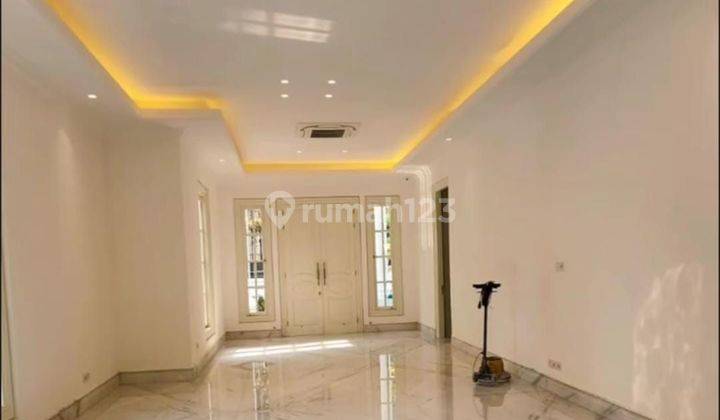 For Sale
luxurious Modern Classic
brand New  House
menteng Jakpus

 2