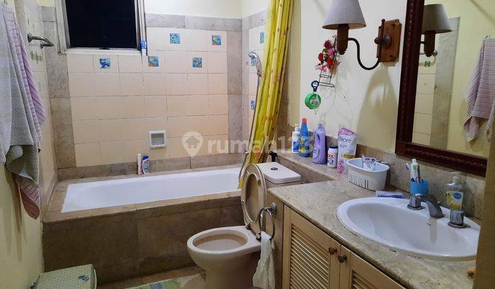 Jual Cepat Apt. Kedoya Elok 3BR, View Bagus, Hoek 2