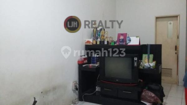 Nusa Indah Villa House, Cibubur Tourist City, 2 Floors, 3 Bedrooms, 2.9KM from Living World Cibubur Tourism. 2