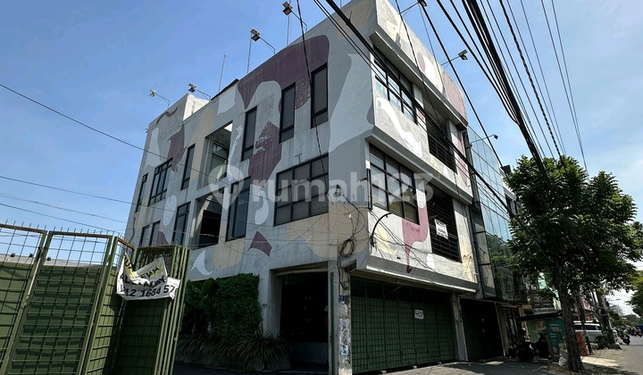 LARGE COMMERCIAL BUILDING SHOP HOUSE