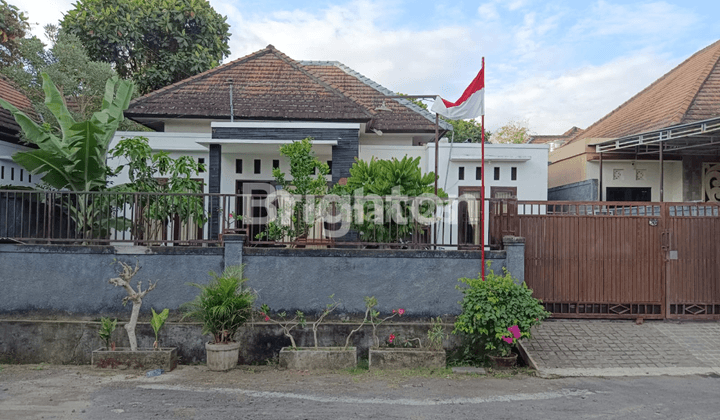 RUMAH AMAN  NYAMAN SEJUK 2 LANTAI PERUM PERING IDA BAGUS MANTRA DEKAT PANTAI SABA 1