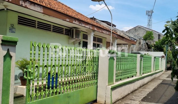 RUMAH SIAP PAKAI BUTUH CEPET LAKU DIMENTENG TEBET JAKARTA SELATAN
