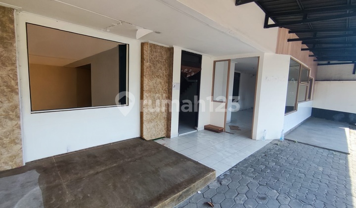 Strategic 2-Story Commercial Space Former Coffee Shop/Boarding House in Central Semarang 2