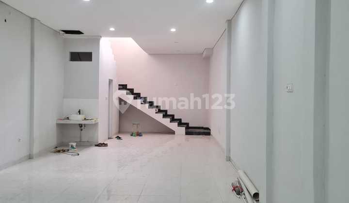 Strategic 2-Story Ruko in Mataram, Semarang Strategic 2-Story Ruko in Mataram, Semarang