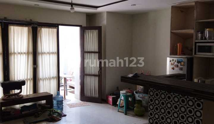 Rumah 3 Lantai di Cluster Eldora Graha Raya