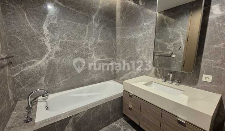 Apartement Verde Two 2 BR Furnished Bagus