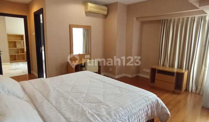 Apartment Sommerset Permata Berlian Jakarta Selatan 3 BR Furnished