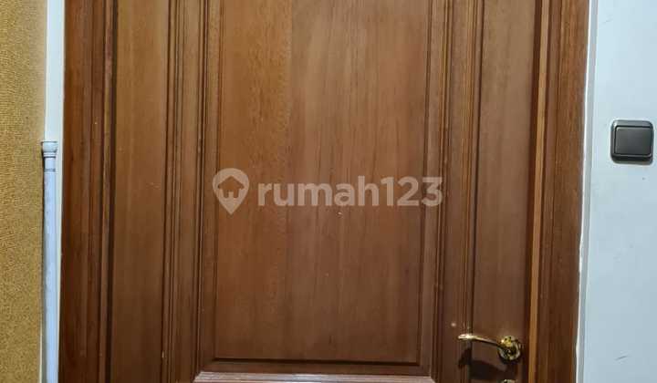 Kebayoran Lama Shop House, South Jakarta, Good SHM (Certificate of Ownership) 2