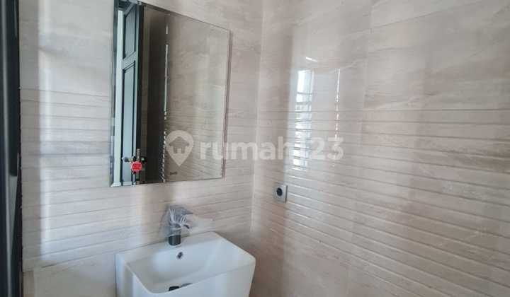 Nice Furnished House Kebayoran Baru, South Jakarta with SHM (Certificate of Ownership) 2