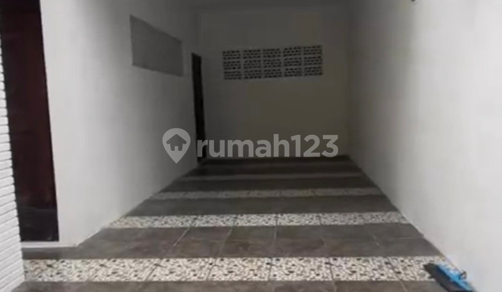 Praja Dalam 3 House, Gandaria, South Jakarta