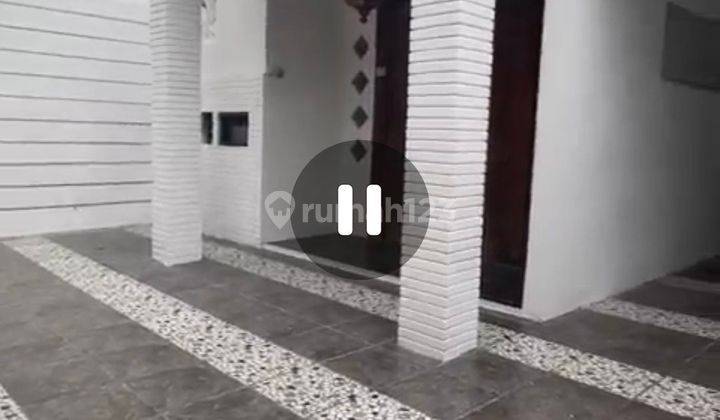 Rumah Bagus 3 Lantai di Jakarta Selatan 2