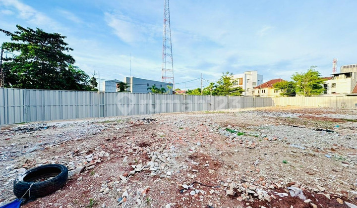 Commercial Land Space jl.Kavling DKI Jakbar South Meruya 900m2 50x18m 2