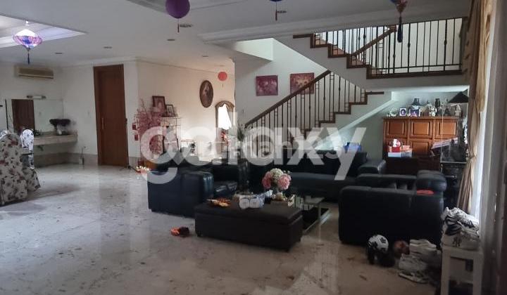 Rumah di Jalan Boulevard Puri Indah