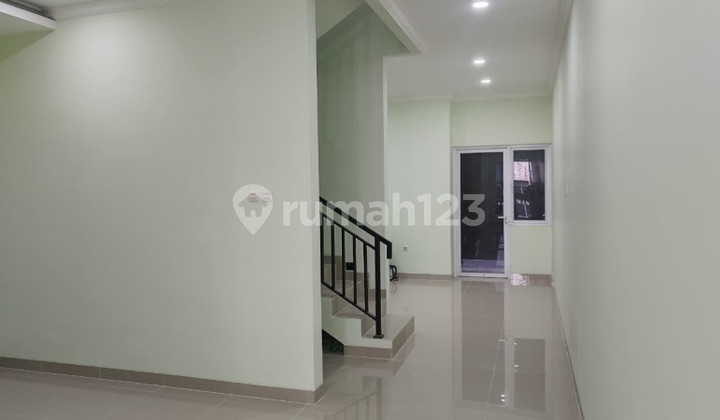 Rumah Meruya Ilir Jakarta Barat 2 Lantai, LT 100M2 LB 140M2 2