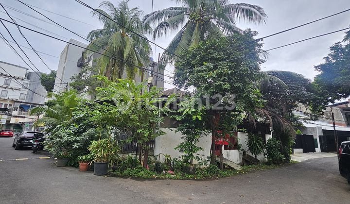 Dijual Cepat Rumah Hoek Strategis Dekat MRT