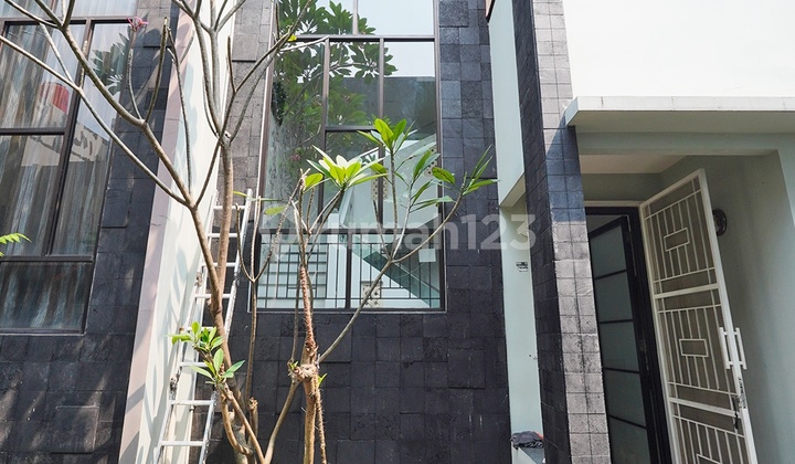 Rumah Bagus Minimalis Harga 3M di Jakarta Selatan 2