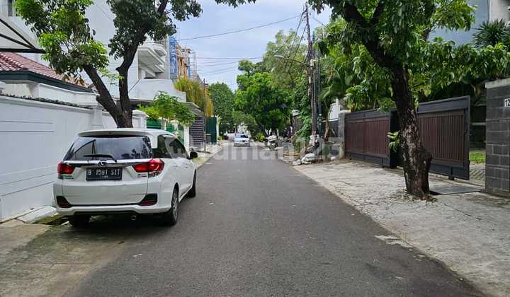 Disewakan Rumah Bagus di Kebayoran Baru Jakarta Selatan 2