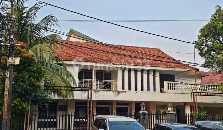 Rumah Besar Cocok untuk Investasi dan Usaha di Kebayoran Baru, Jakarta Selatan