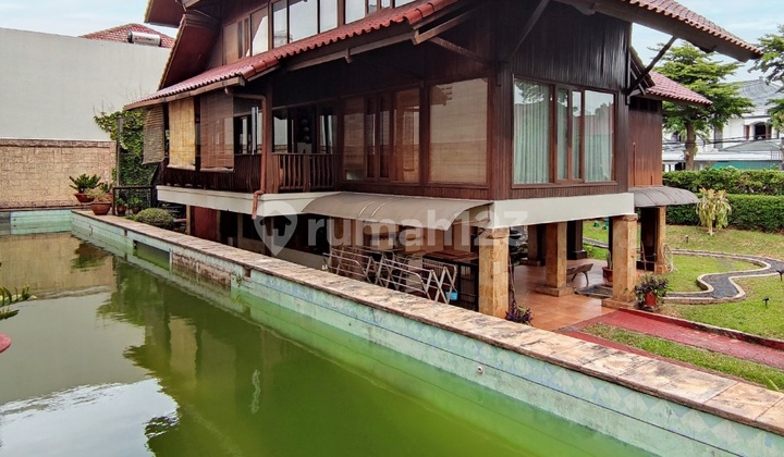 Disewakan Rumah Bagus Bergaya Resort di Pondok Indah