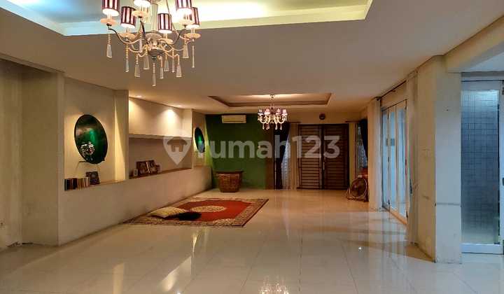 Rumah Dijual di Wijaya Kebayoran Baru Jakarta Selatan - Area Bisnis & Perkantoran, LT 310 M²