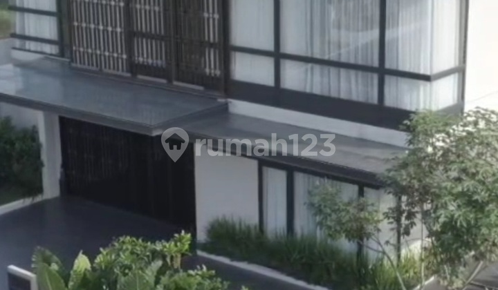 Rumah Cimanggis Golf Estate, Emeralda Raya