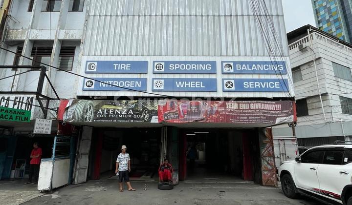 JUAL Bangunan 5 Lantai di pinggir Jalan Utama 1
