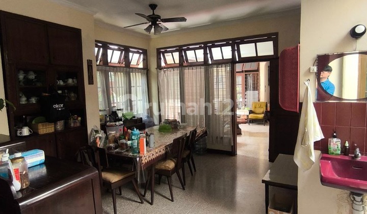 Bebas Banjir, Rumah, 2 Lantai, SHM, Siap Huni di Menteng 2