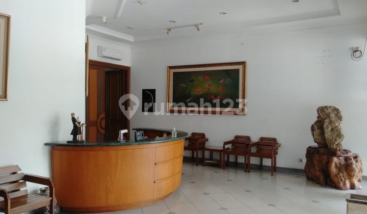 Rumah Area Komersil Strategis cocok untuk Office, Resto, Klinik
