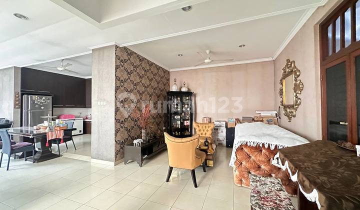 Rumah Cantik terawat Lingkungan Tenang Lokasi Strategis @Menteng  2