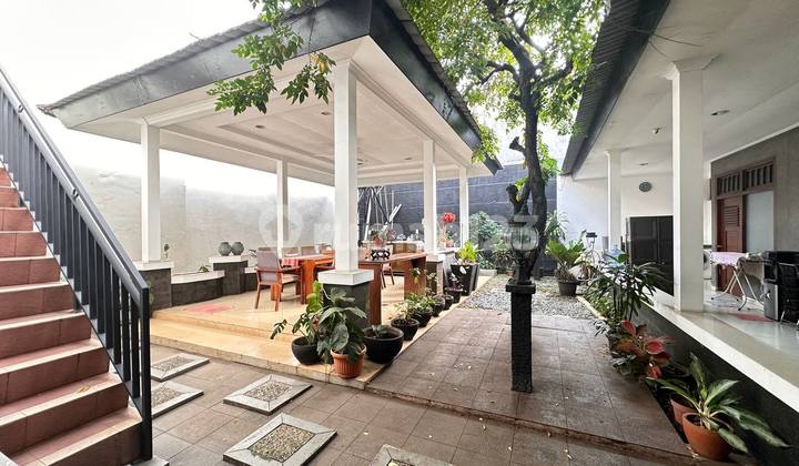 Rumah Cantik terawat Lingkungan Tenang Lokasi Strategis @Menteng 