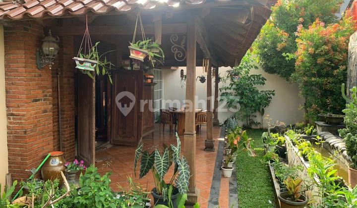 Rumah Nuansa Clasic Siap Huni 2 Lantai SHM 500M2 di Serang