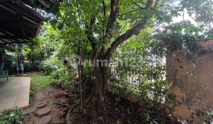 Di Jual Rumah Posisi Hoek SHM 287M2 Lingkungan Nyaman di Bintaro